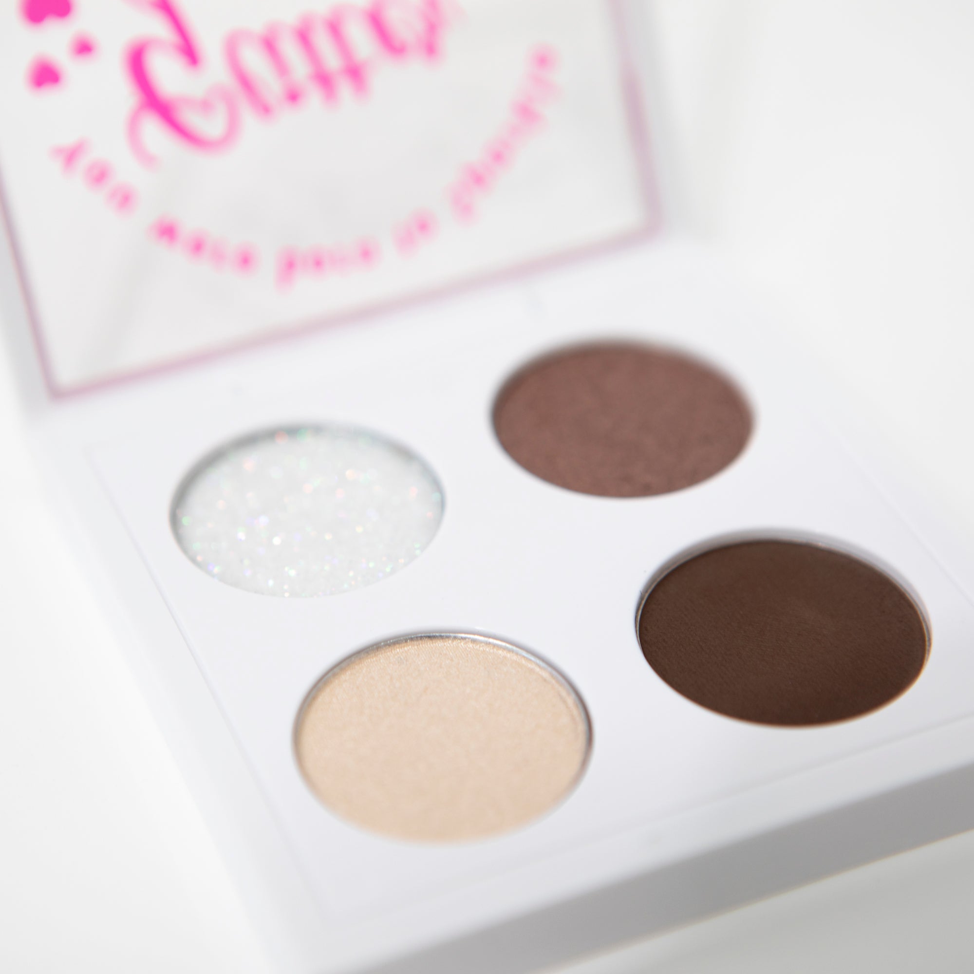 Highly Pigmented Glitter Eyeshadow – Perfect for bold, long-lasting eye looks with a hint of sparkle.